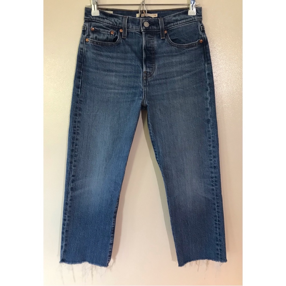 Levi’s • 26 • Wedgie Straight Fit Denim Jeans Raw Frayed Hem Button Fly
